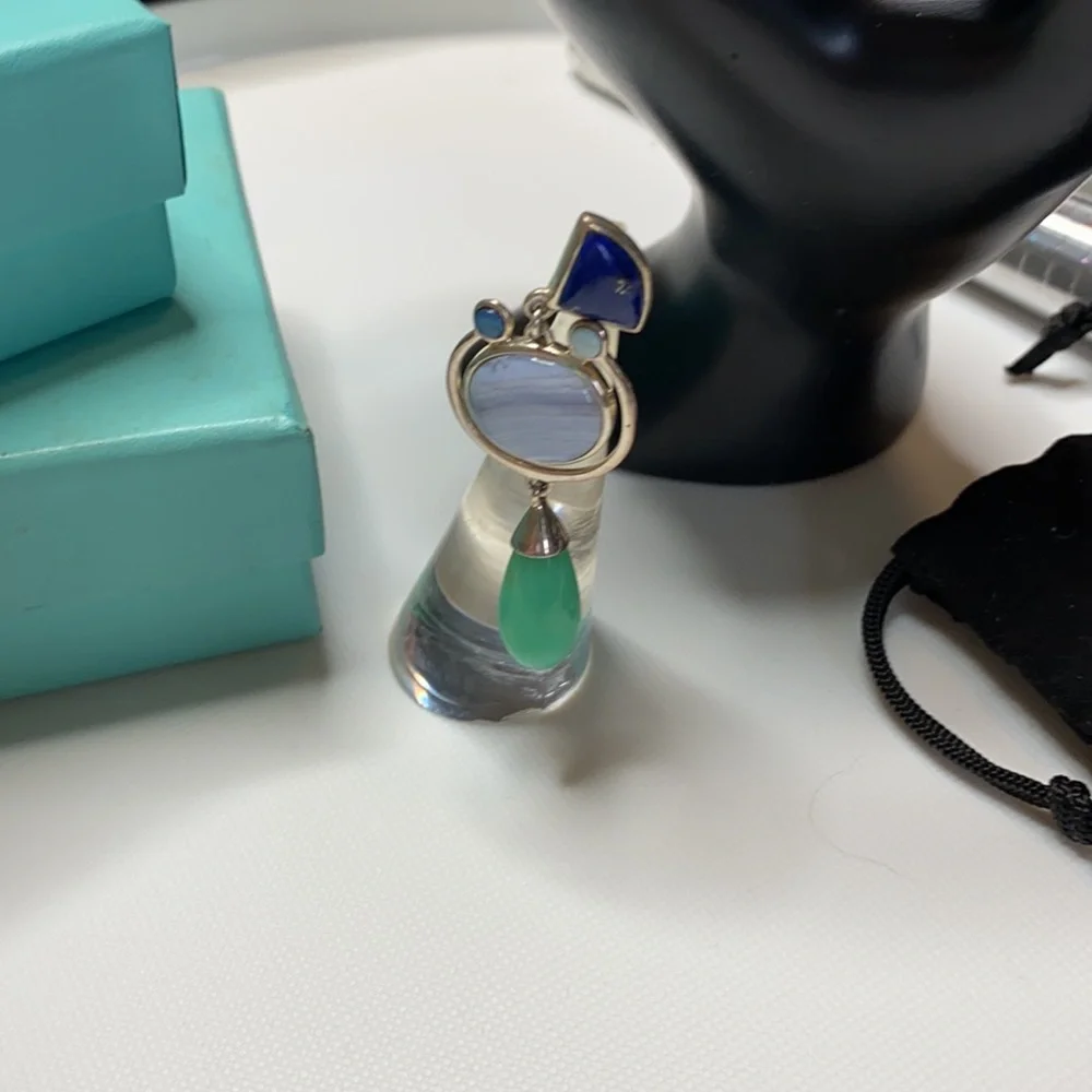 A Whitney Kelly Pendant Up for sale. - Picture 4 of 4